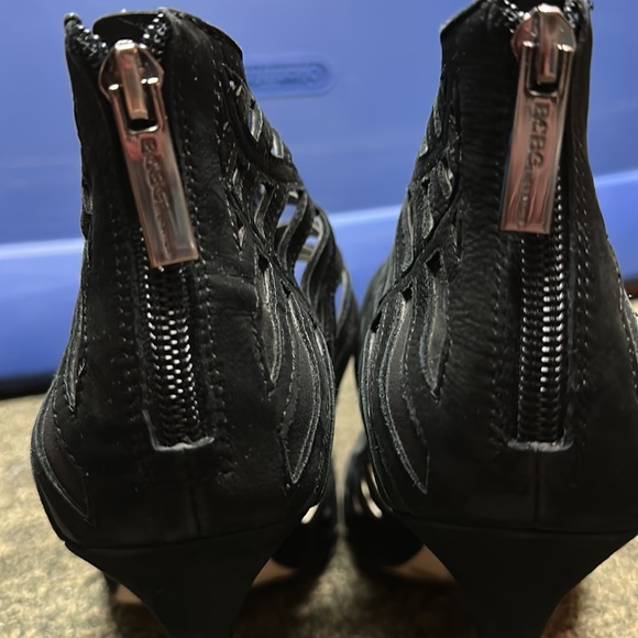 Black cage style BCBGeneration heels - Picture 5 of 5